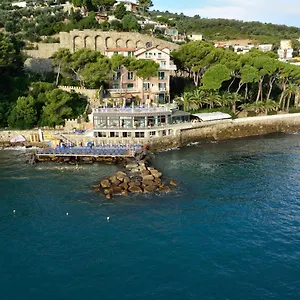 Hotel Arc En Ciel Diano Marina